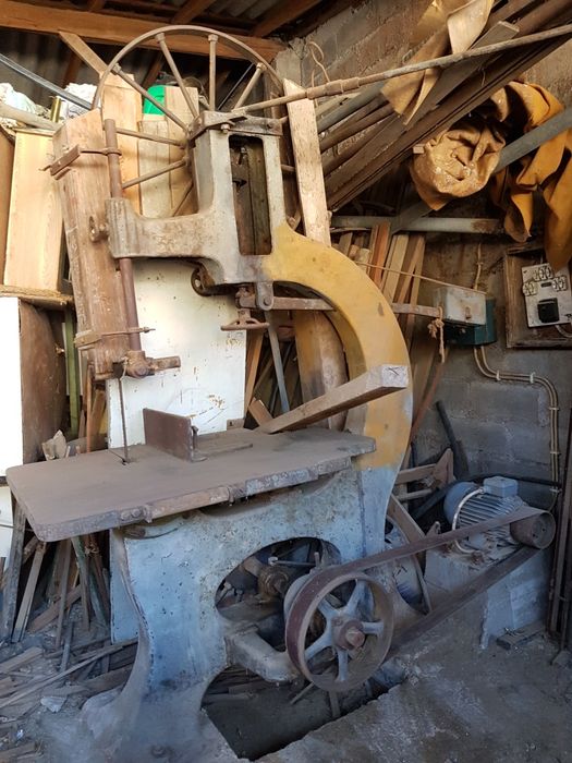 Serra Eletrica Antiga