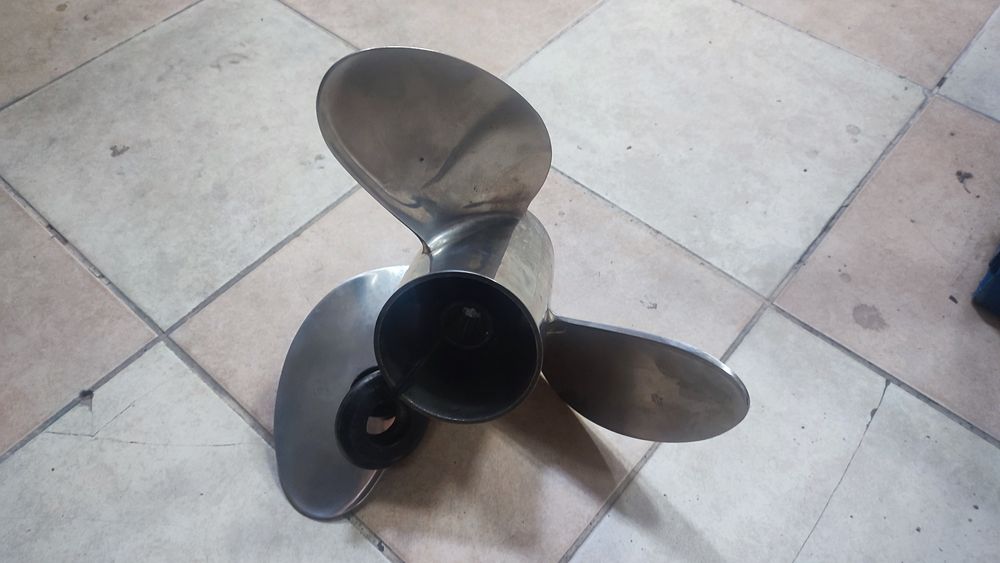 Продам гвинт нержавійка 13 1/2* 18", гвинти Ямаха 40-60