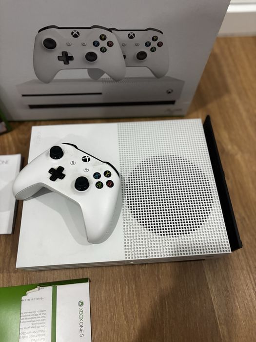 Xbox One S 1TB..