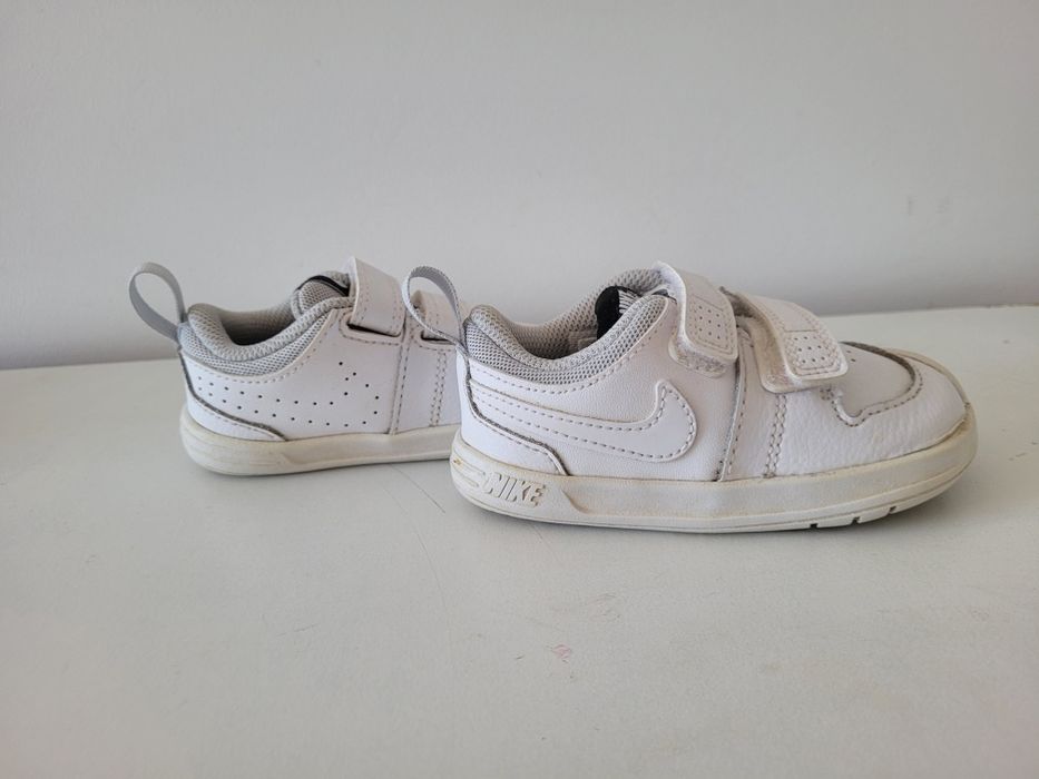 Białe sneakersy na rzep nike unisex 13,5cm