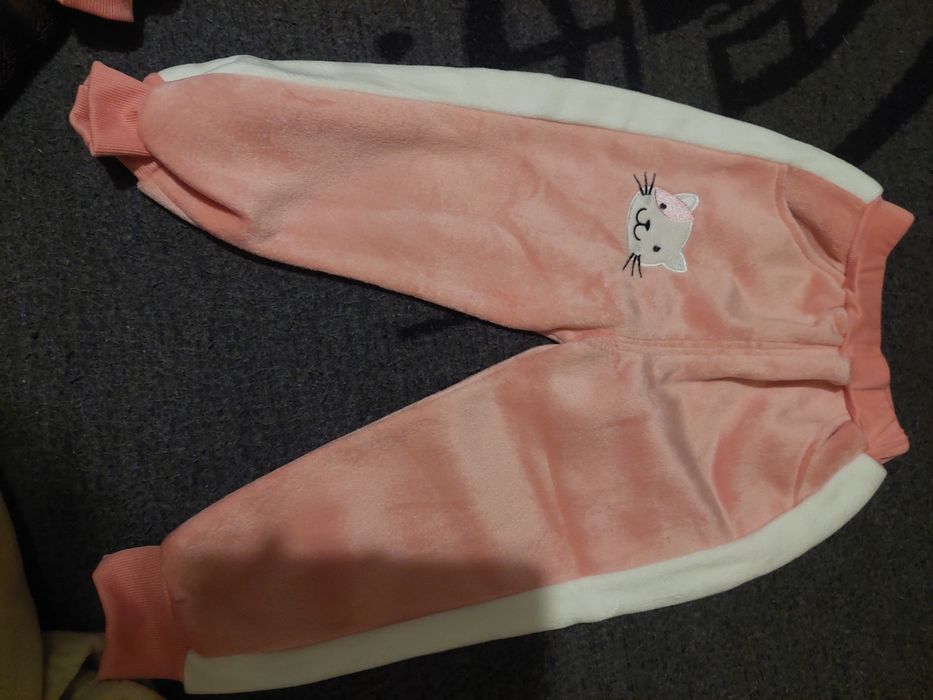 Продам костюмчик для дивчинки