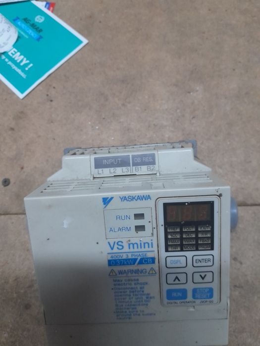 Falownik yaskawa vs mini