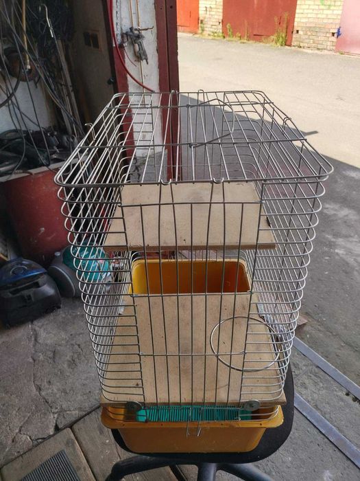 Продам велику клітку для гризунів