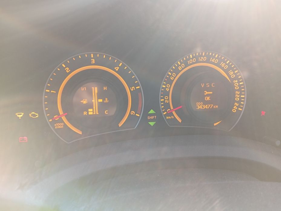 Toyota Auris 2.2 d w całości na części