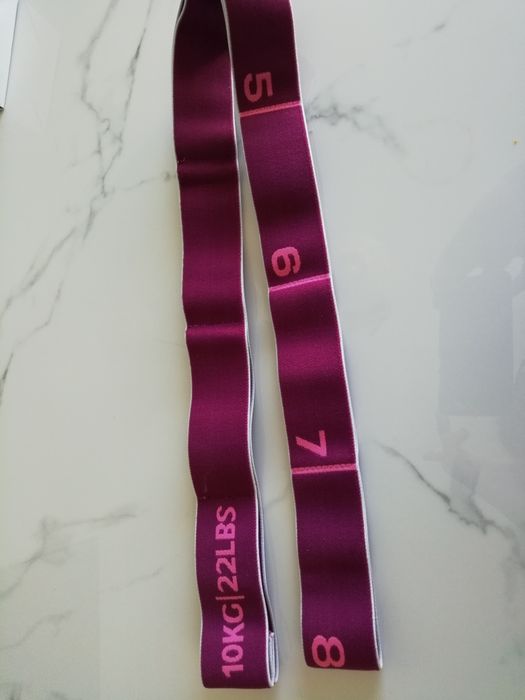 Bola de pilates e banda elástica*