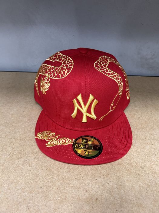 Czapka Czerwona NY Yankees Złota 7 1/8