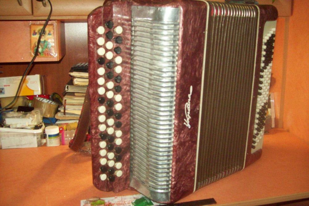 Подарочные баяны бери и играй