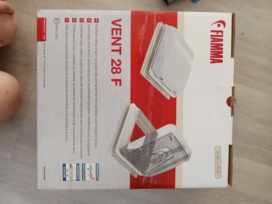 FIAMMA Vent 28 F Nova – Clarabóia com Mosquiteira (Tenho 2)