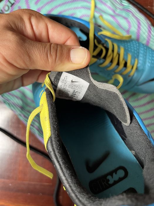 Chuteira Nike magista