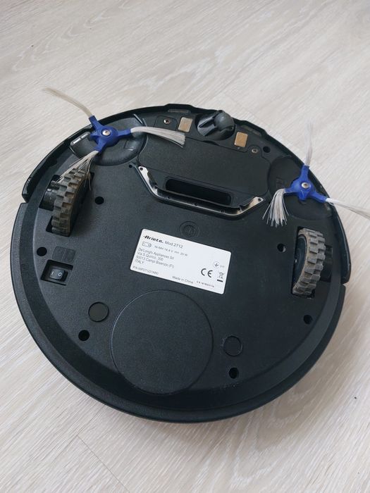 Продам робот пылесос Ariete 2712