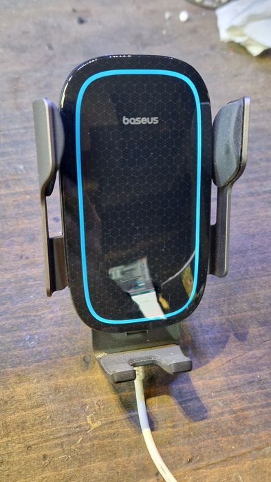 Baseus Milky Way Pro Series Uchwyt samochodwy na kratkę z łądowarką indukcyjną QI 15W