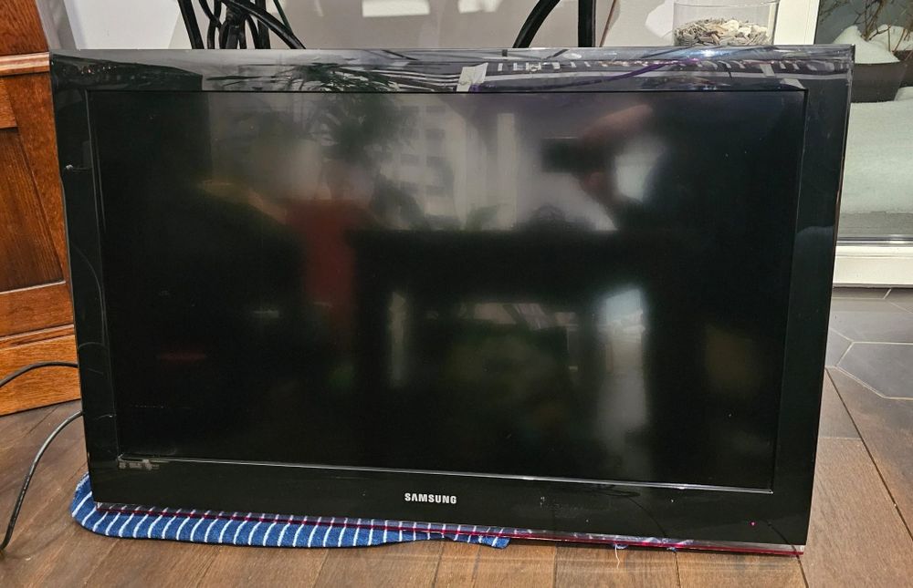 Telewizor Samsung 37 cali