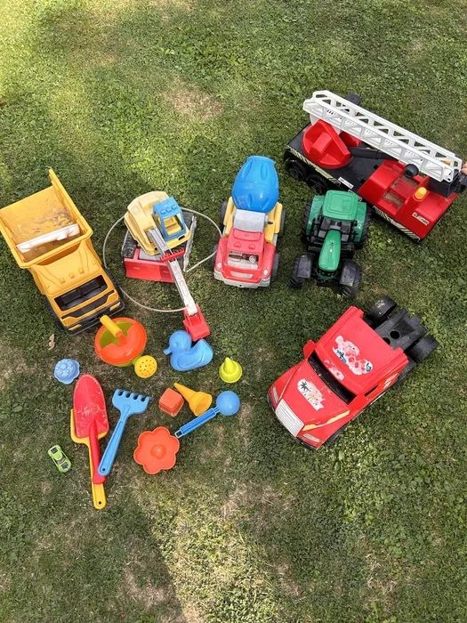 Zabawki, pojazdy i inne