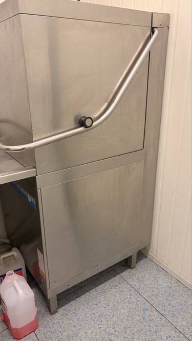 Zmywarka / wyparzarka kapturowa Meiko