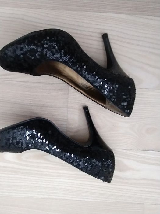 Szpilki czarne cekiny 37 24 cm