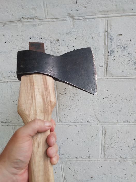 топор у 8, сокира зик ,  коса  , ключ трубный , коса