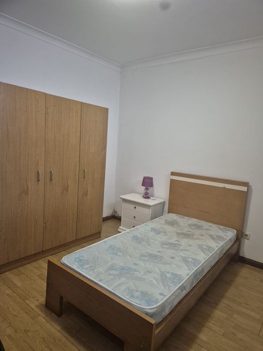 Quarto para arrendar
