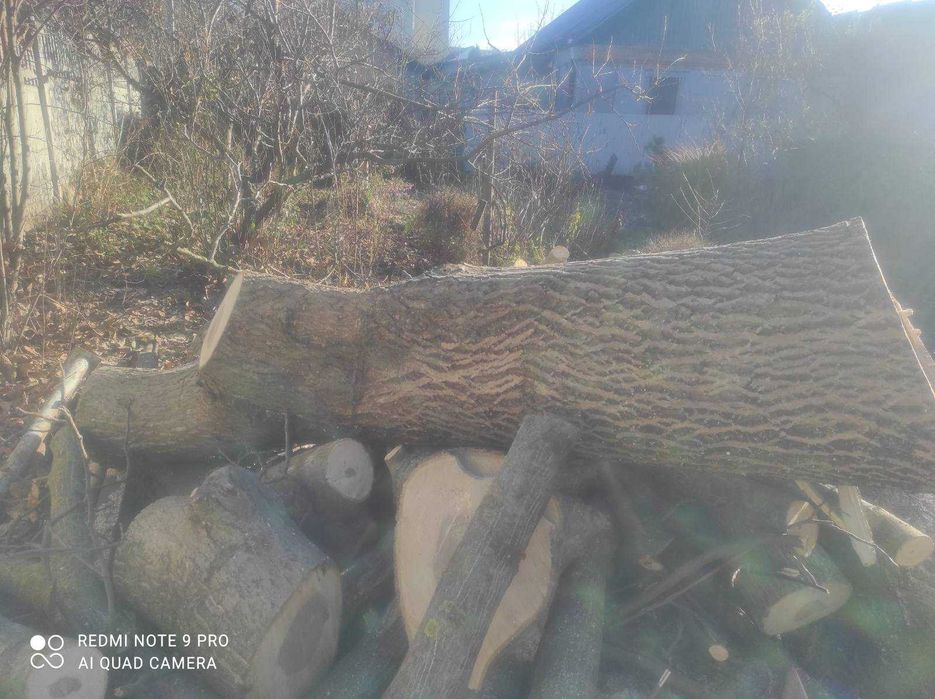 Горіх деревина , дрова