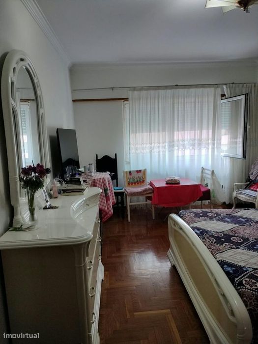 Quarto - localizado em Benfica Lisbon