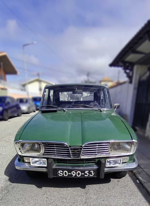 Automóvel clássico Renault 16 TS