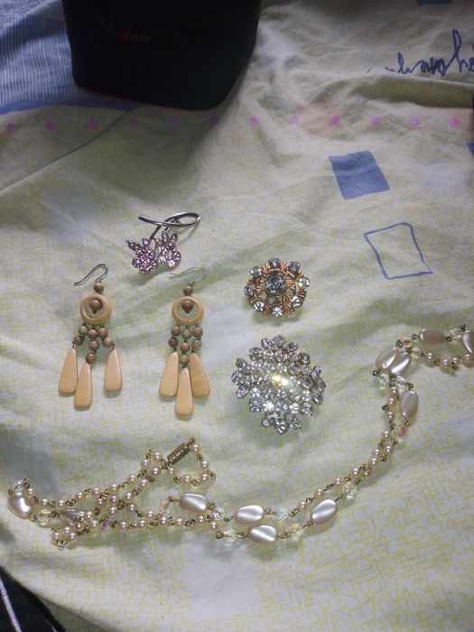 Вінтажні прикраси