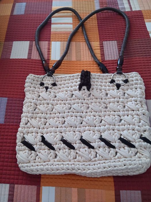 Mala feita de trapilho