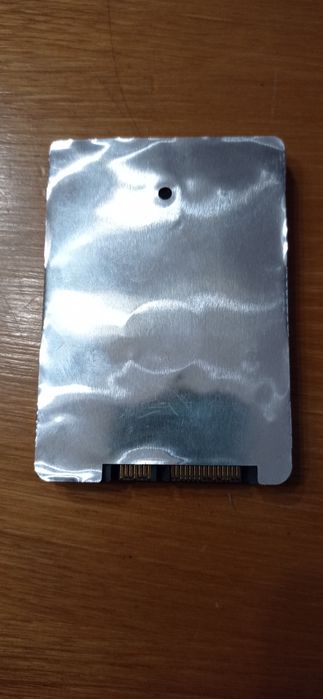 Disco rígido 500GB HDD.