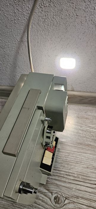 W super stanie.Sprawny, kolekcjonerski projektor RUŚ