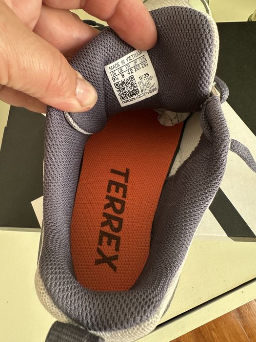 Кросівки adidas TERREX розмір 42