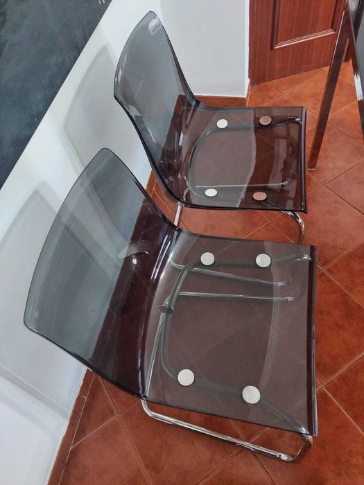 Mesa Vidro e Cadeiras