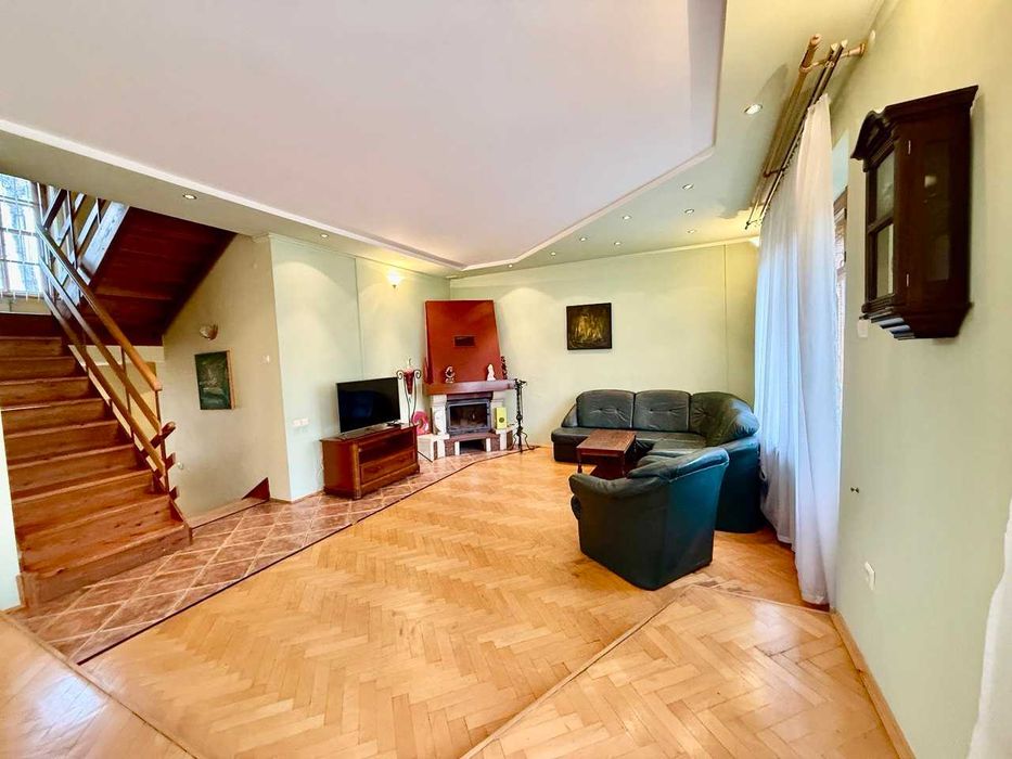 Оренда будинку у Брюховичах біля лісу