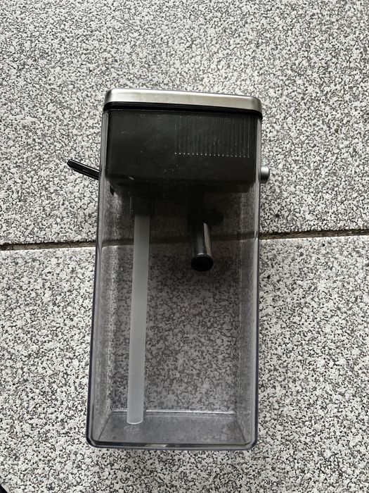 Капучинатор,молочник (контейнер для молока) для кофемашин De'Longhi.