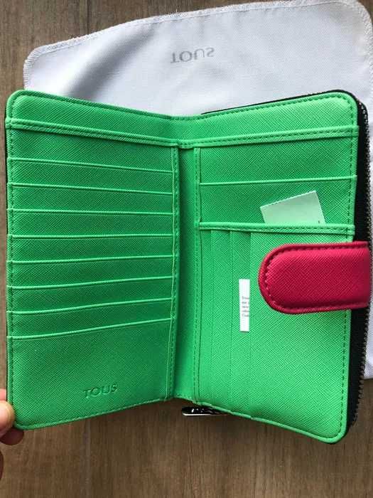 Elegancki Portfel Tous Dubai Saffiano czarny winylowy