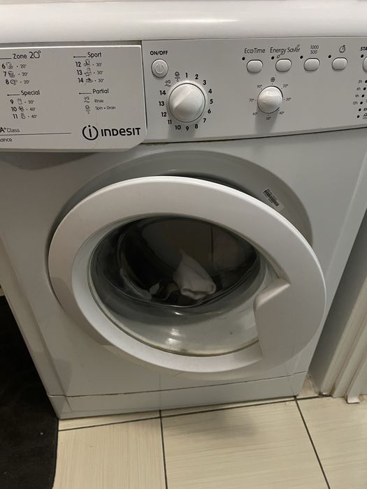 Пральна машина Indesit