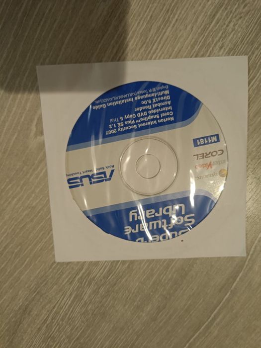 ASUS komplet akcesoriów PC COM port kabel CD instrukcja Intel