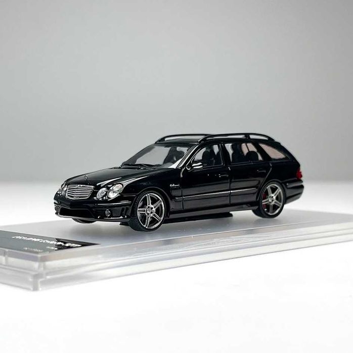 Mercedes E63 AMG Estate S211  1/64   Model Car Collection