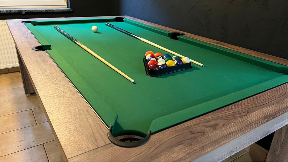 Stół jadalniany z bilardem