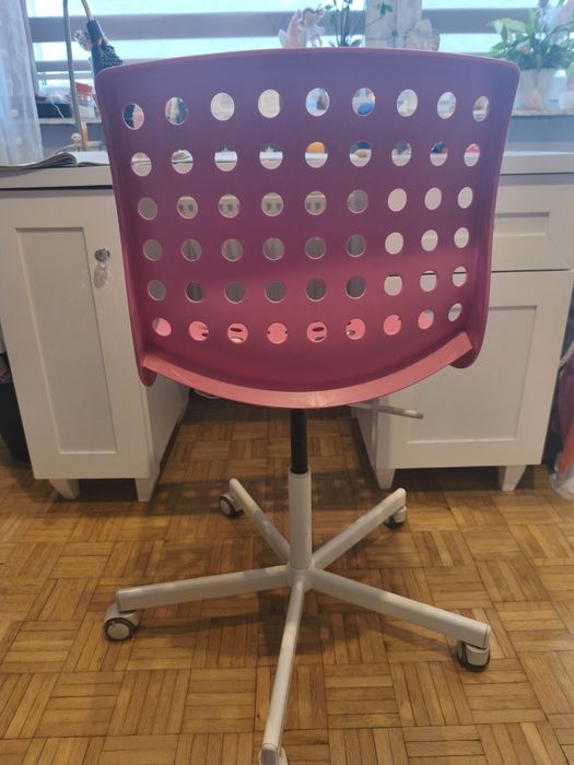 Krzesło biurowe IKEA różowe