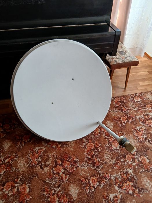 Супутникова антена