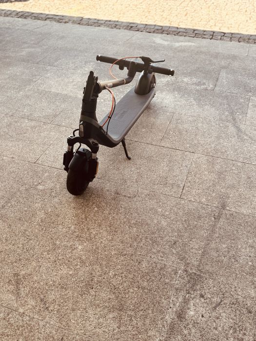 Trotinete eletrica ninebot ,25km autonomia ,25kmh ,14,4kgpeso