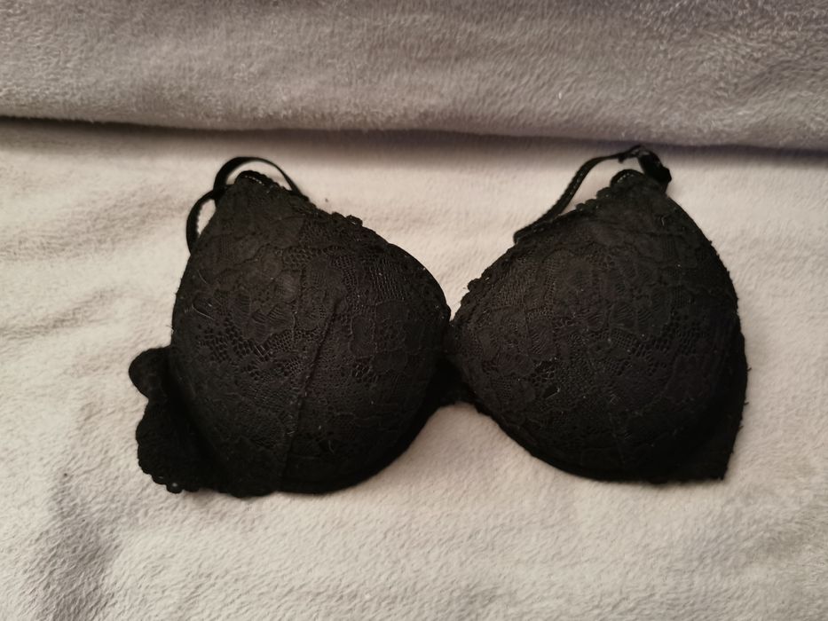 Biustonosz H&M b75 usztywniany czarny koronka, fiszbiny