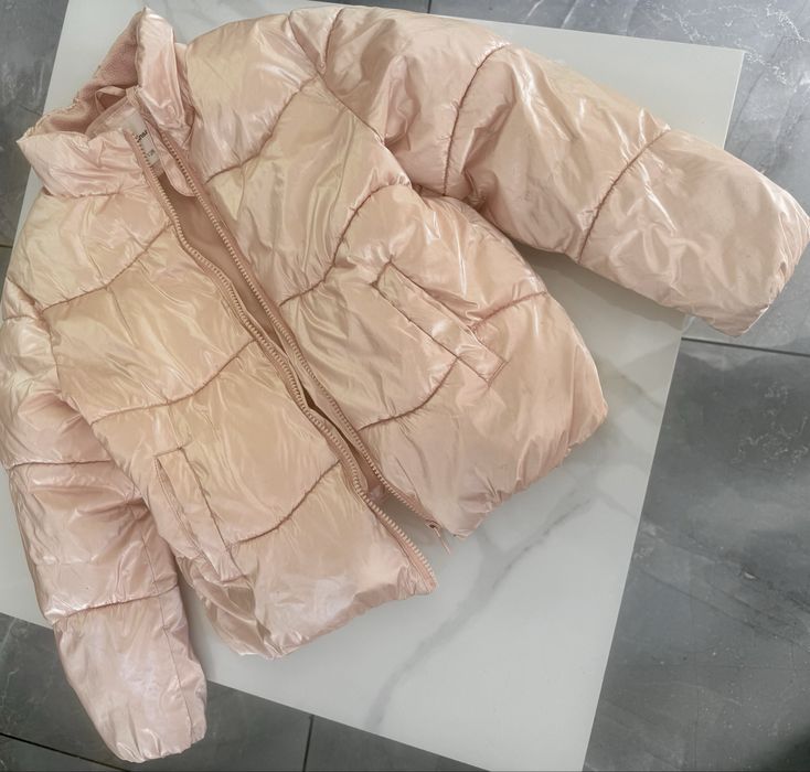 Курточка для девочки бомбер