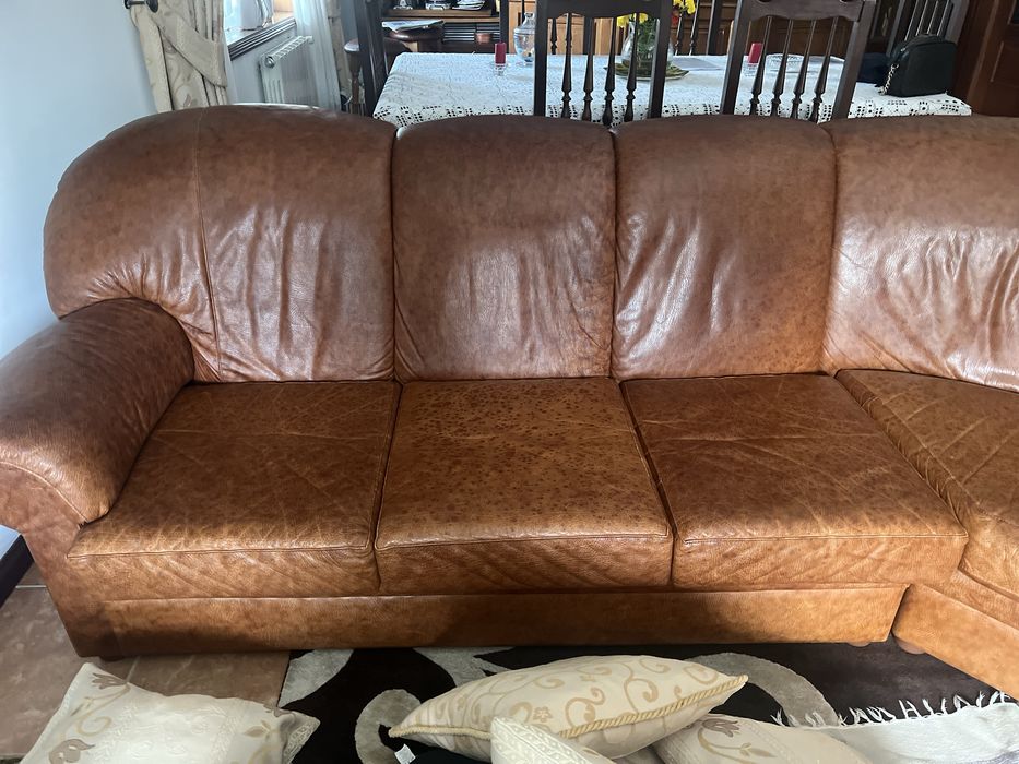 Sofa em pele redondo em otimo estado
