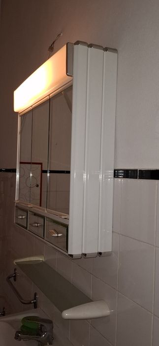 Armário de casa de banho