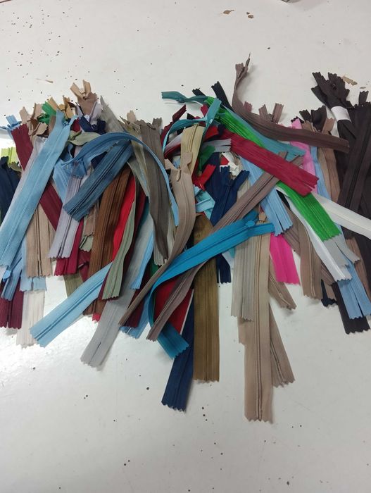 Cem fechos invisíveis de varias cores todo de ,20cm