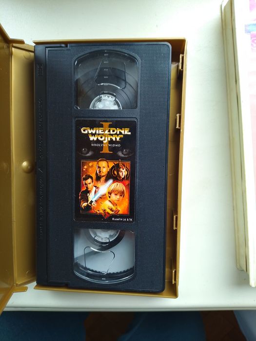 Kasety VHS - 4 szt.