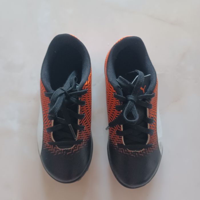 Buty Puma piłkarskie jak nowe 28/17 cm