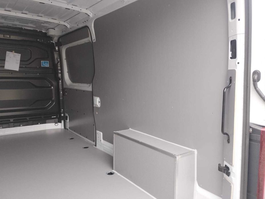 Renault Master L3H2 --- Profesjonalne zabudowy aut dostawczych PREMIUM