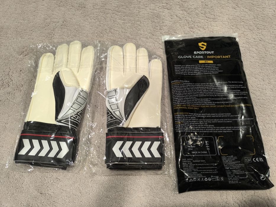 Rękawice bramkarskie r.8 nowe + 2 pary używanych  gratis