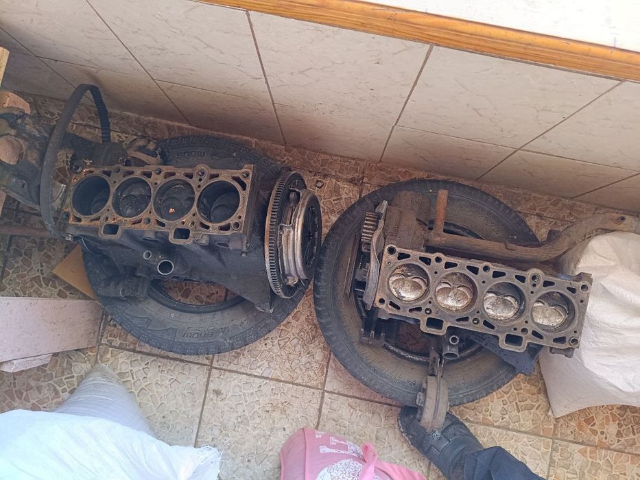 Продам дві головки ваз 2108.ваз 2109 два блока